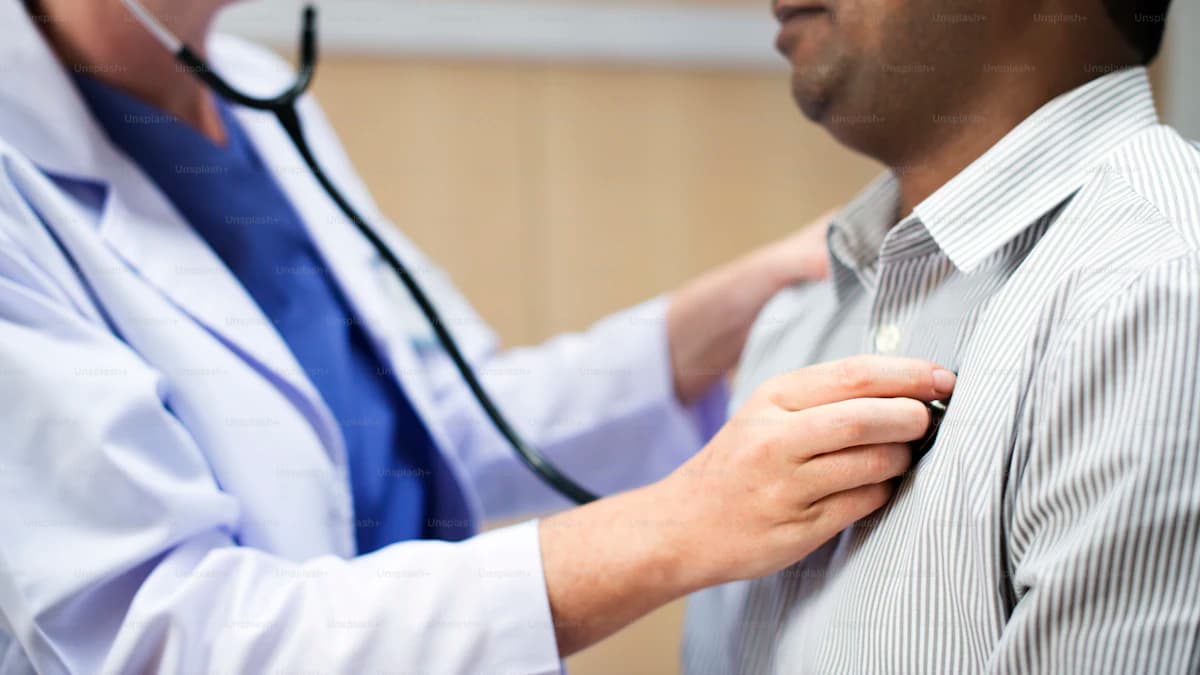 Arts bespreekt vergoeding en eigen risico bij cardioloogzorg
