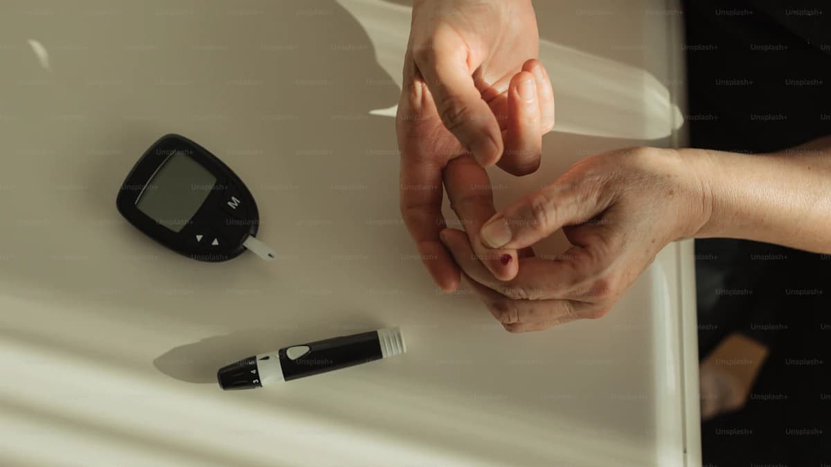 Zorgverlener bespreekt diabetes en hart- en vaatziekten
