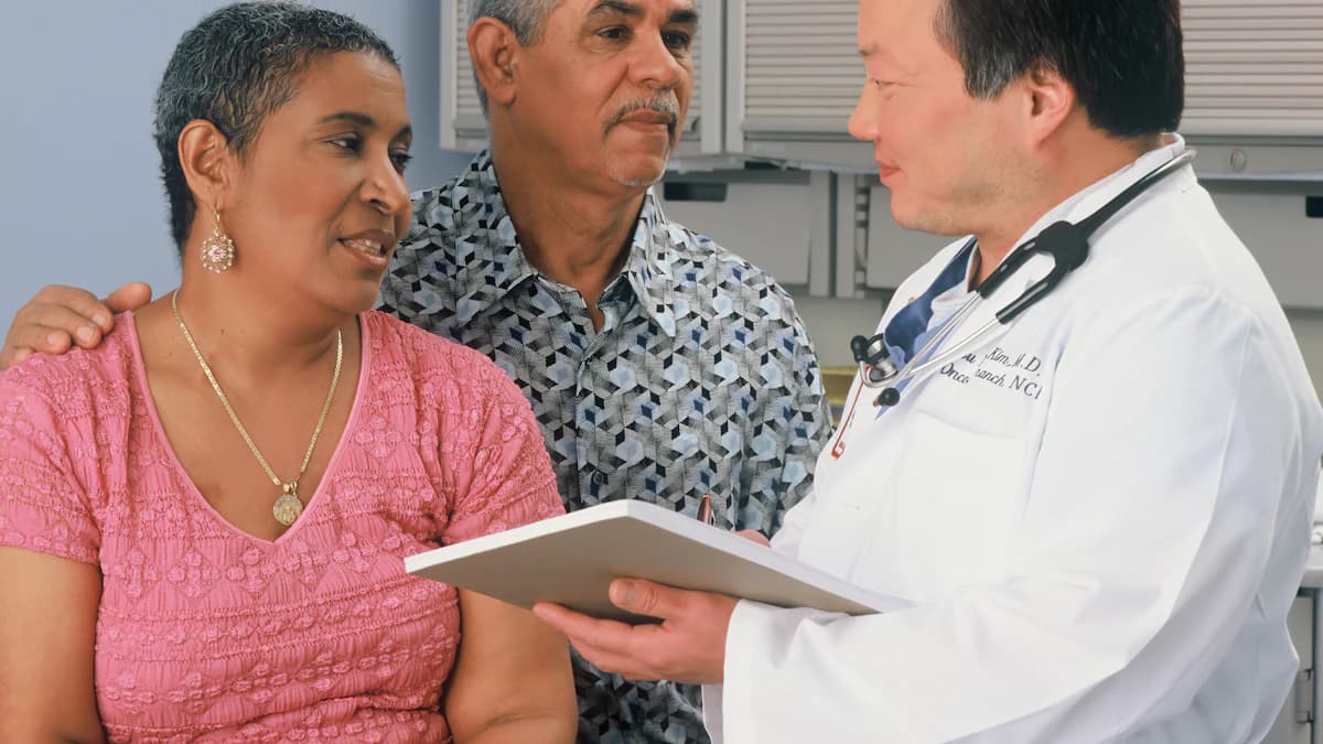 Checklist voor afspraak bij geriater op tafel met medicatielijst