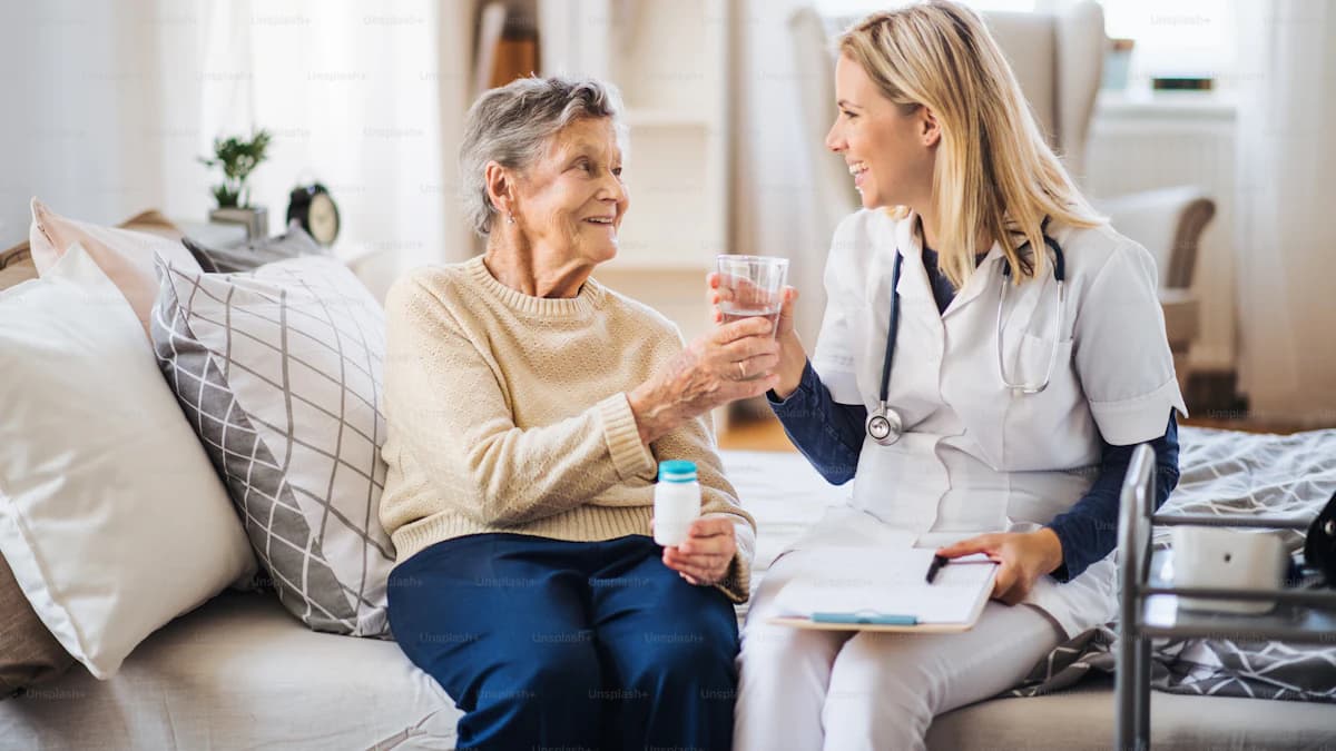 Mantelzorger bespreekt acute verwardheid bij oudere patient met arts