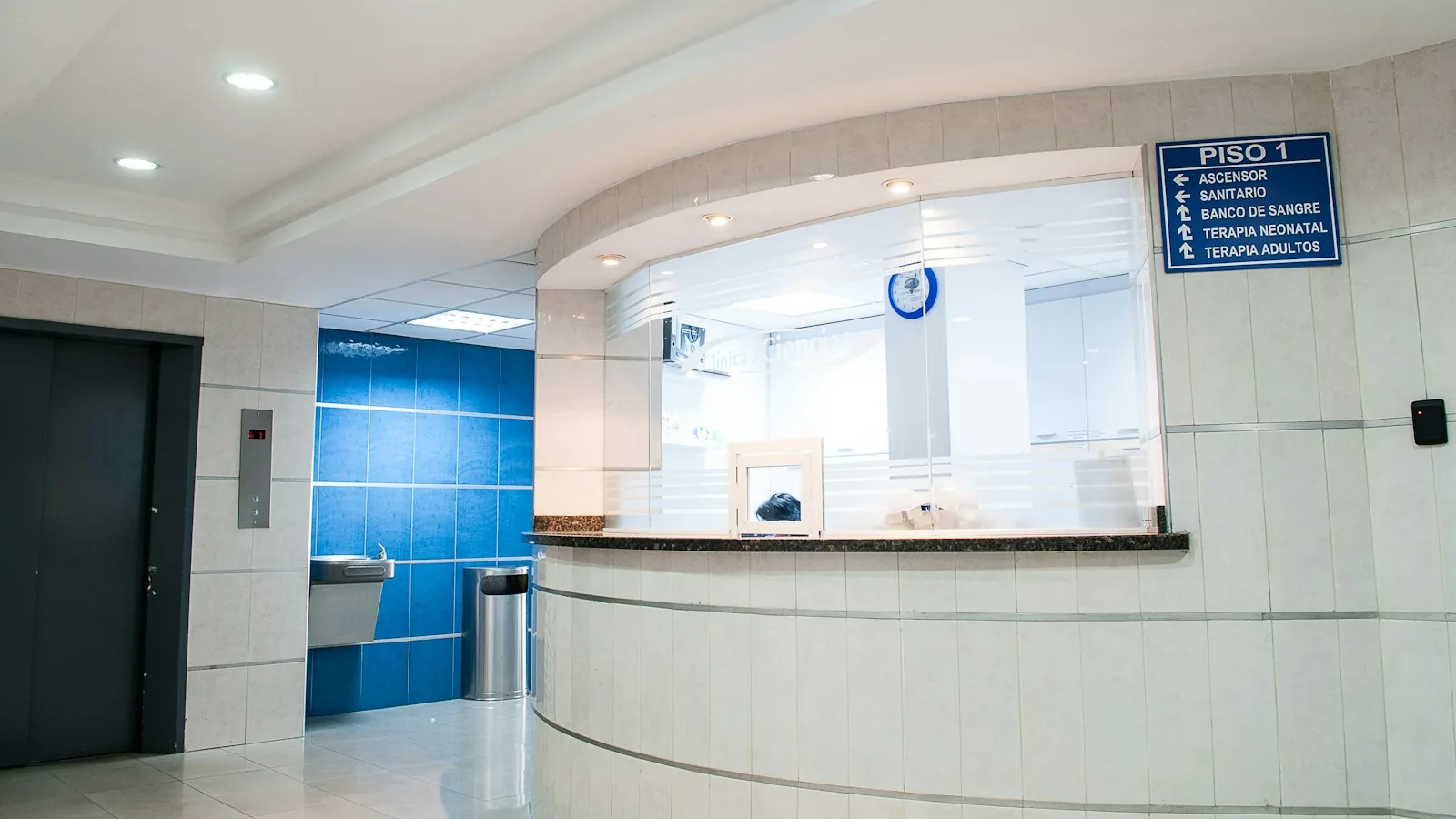 Lege wachtkamer in een zorginstelling