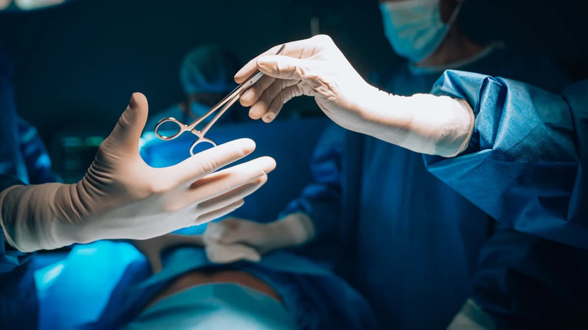 Patient bereidt consult met plastisch chirurg voor